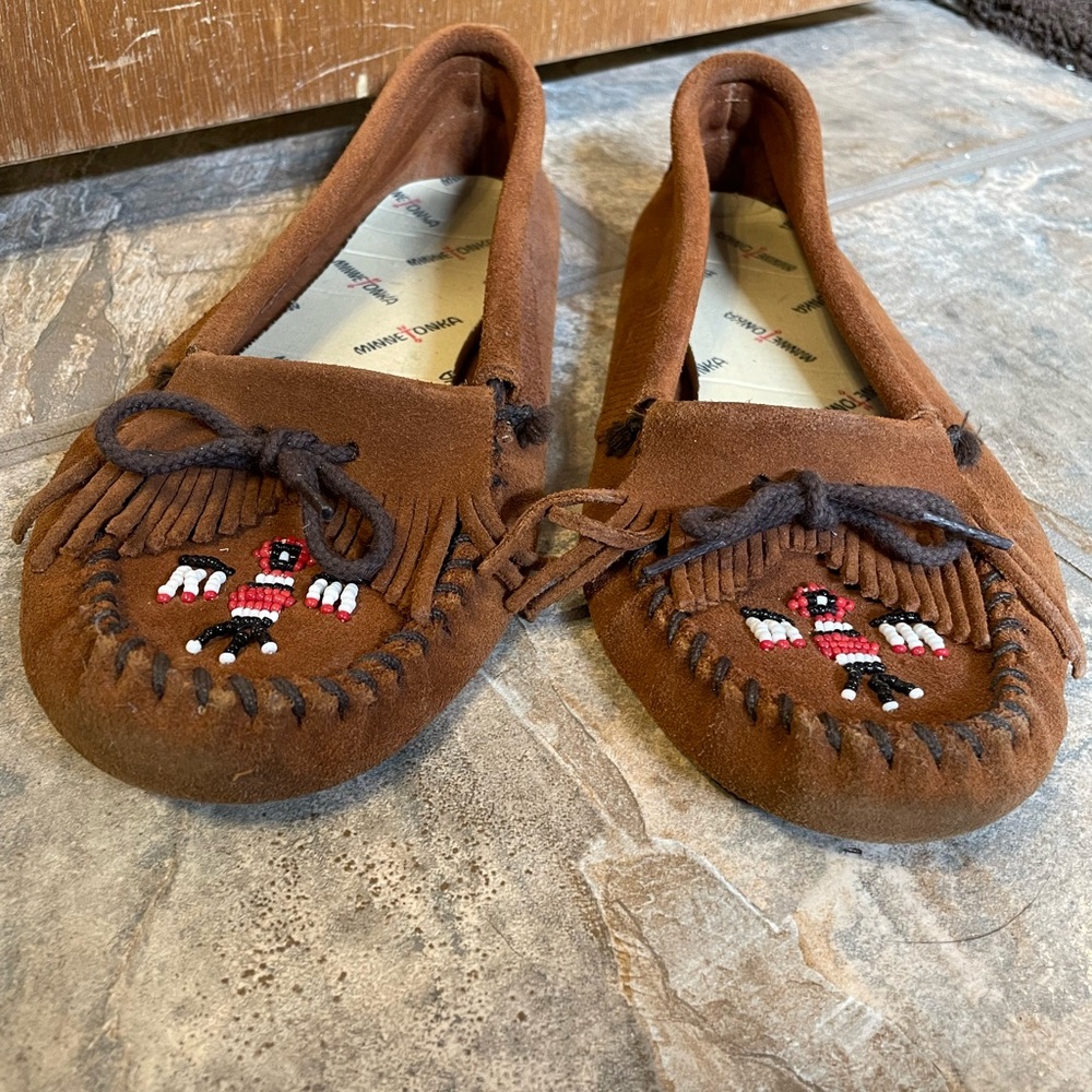 Minnetonka leather sole beaded eagle thunderbird moccasins